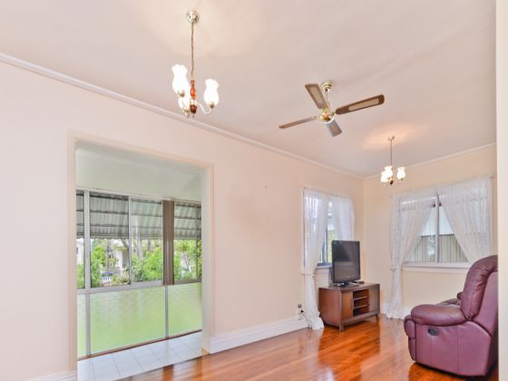 15 Watford St Upper Mount Gravatt QLD 4122, Upper Mount Gravatt - Thumbnail 2