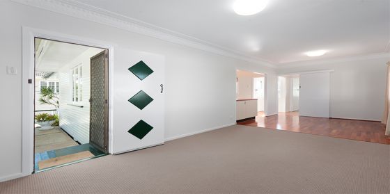 18 Kurts Street Holland Park West QLD 4121, West - Thumbnail 2