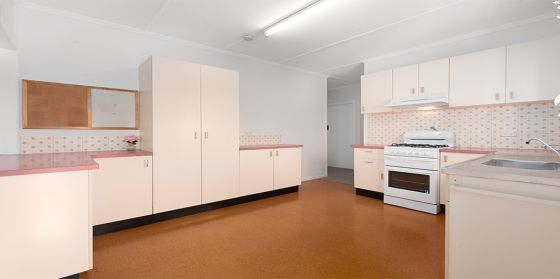 18 Kurts Street Holland Park West QLD 4121, West - Thumbnail 6
