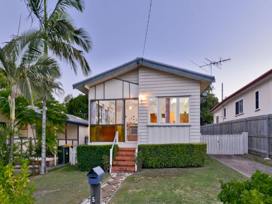 51 Norton St Upper Mount Gravatt QLD 4122, Upper Mount Gravatt - Image 1