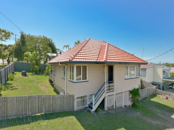 75 Wemvern St Upper Mount Gravatt QLD 4122, Upper Mount Gravatt - Image 1